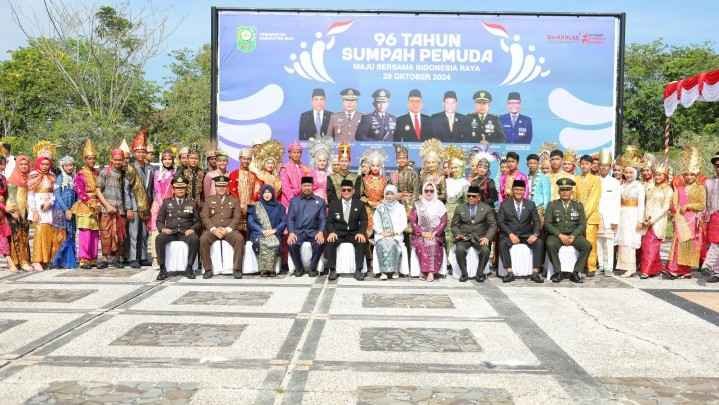 Dalam Peringatan Hari Sumpah Pemuda, PJ Bupati Siak Beri Penghargaan Bagi Pemuda siak